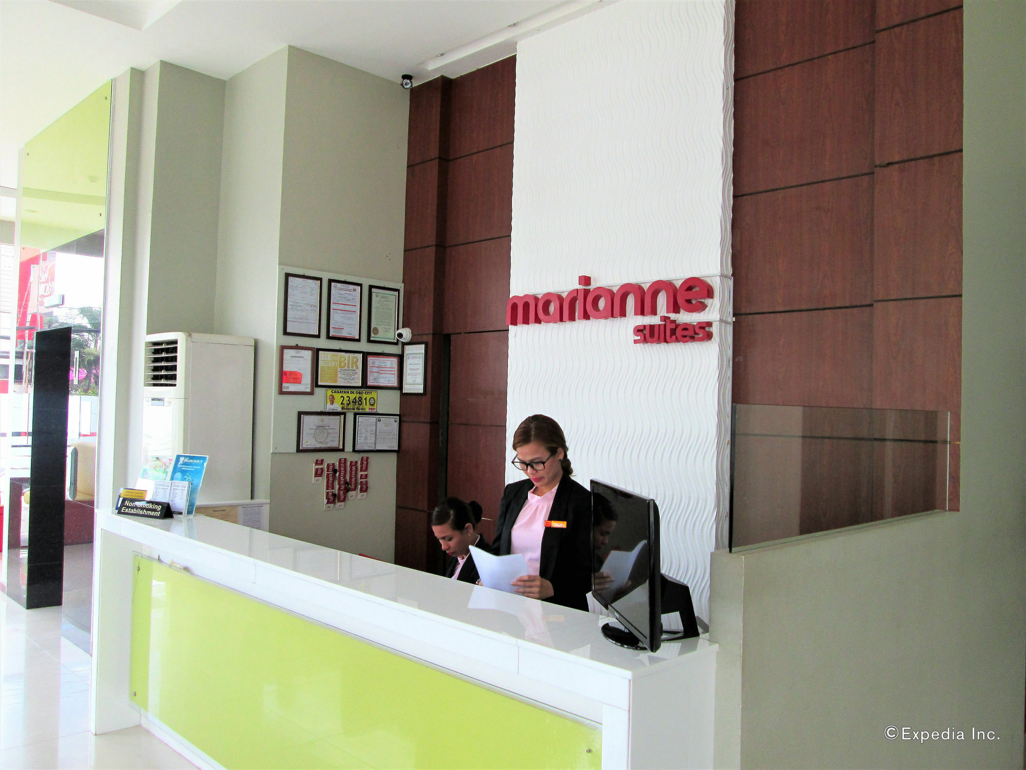 Marianne Suites 卡加盐德奥罗 外观 照片